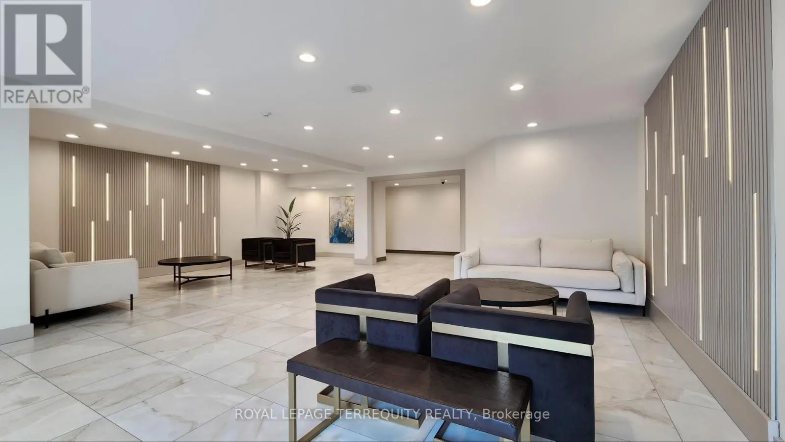 917 - 32 CLARISSA DRIVE