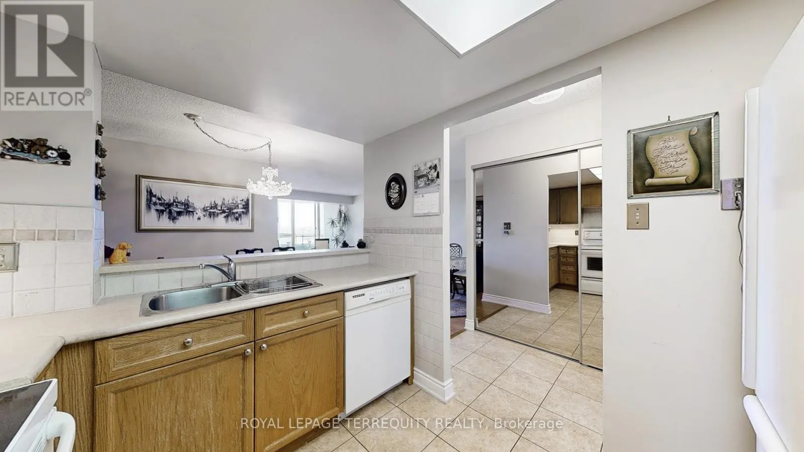 917 - 32 CLARISSA DRIVE