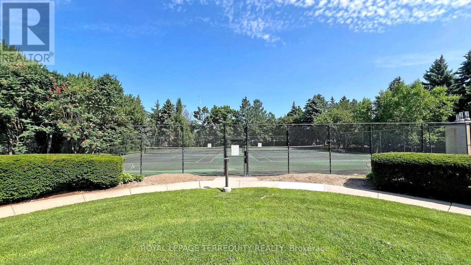 917 - 32 CLARISSA DRIVE