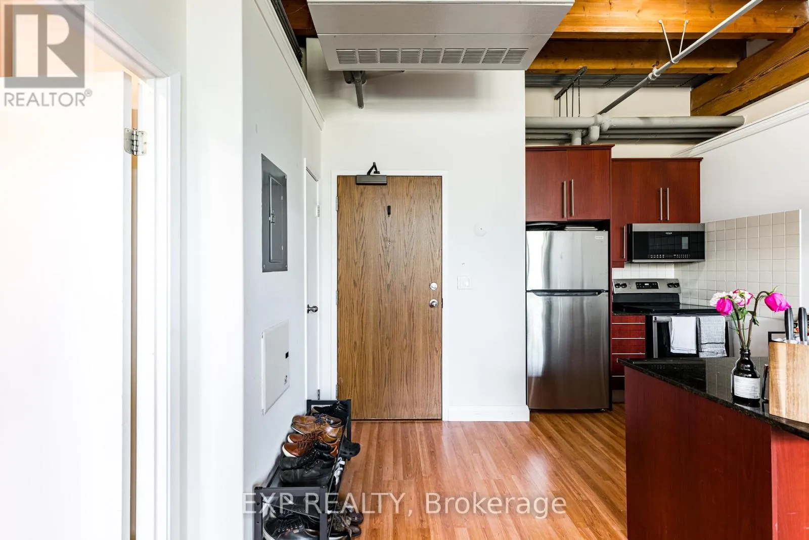111 - 543 TIMOTHY STREET