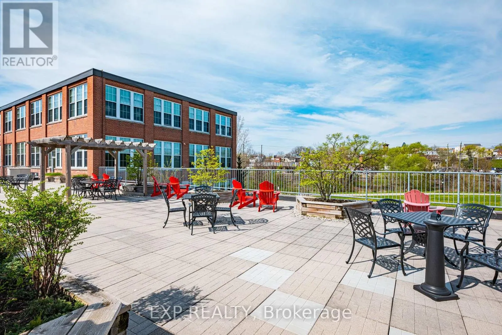 111 - 543 TIMOTHY STREET
