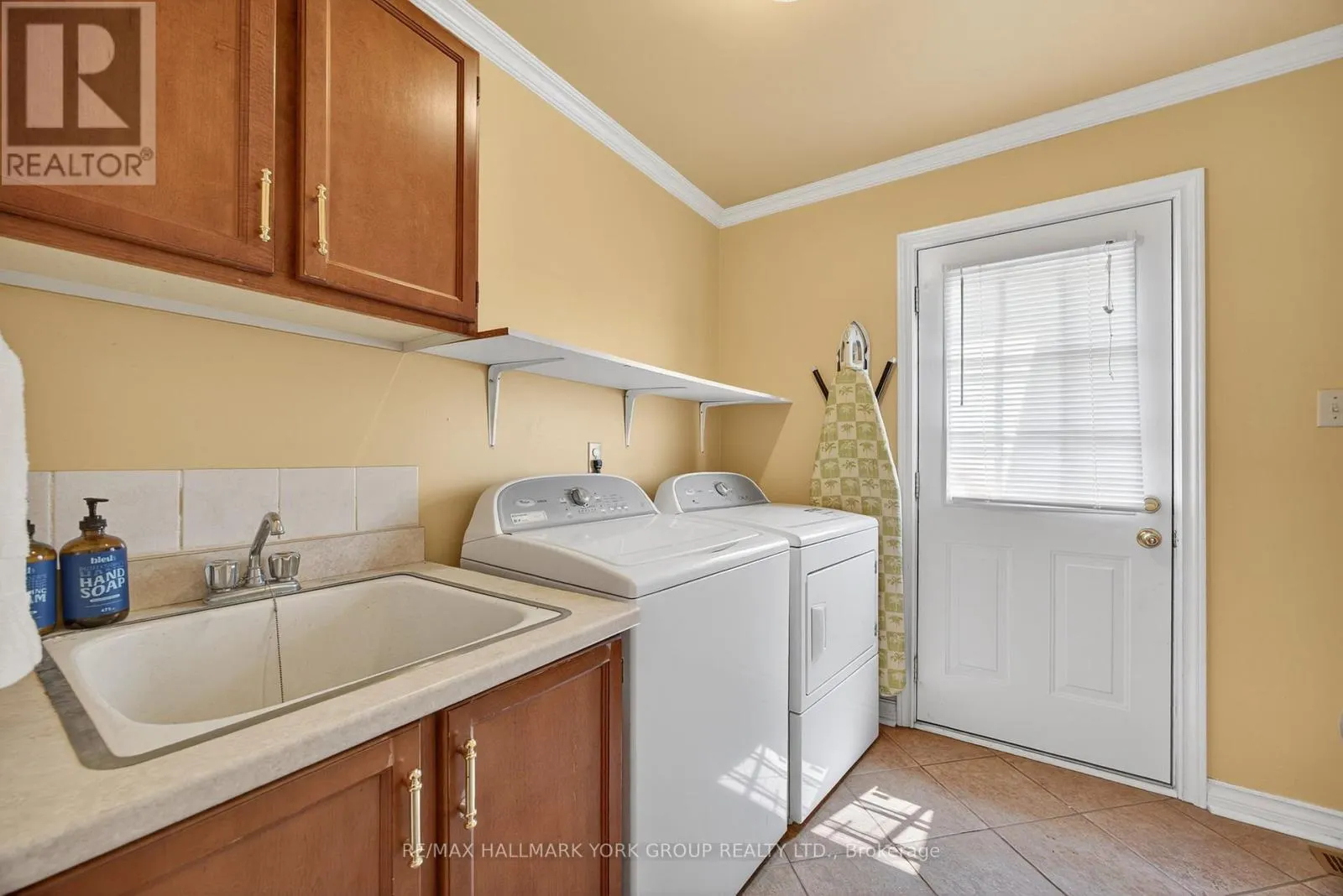 64 CRAIGLEITH CRESCENT