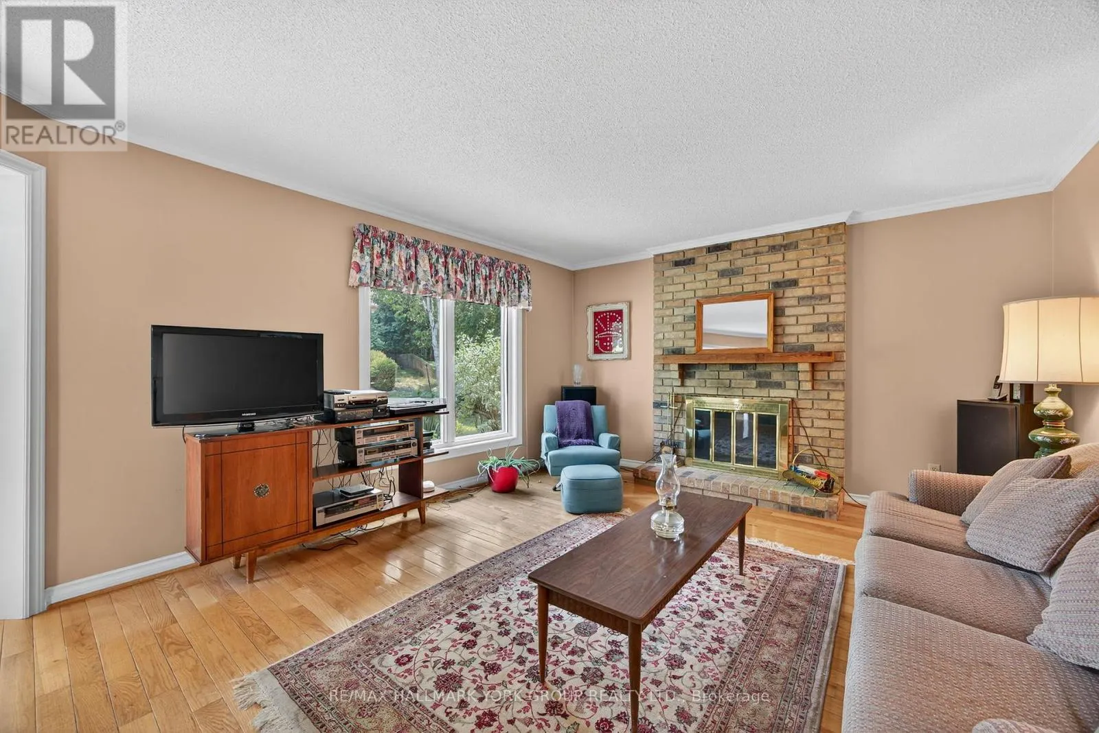 64 CRAIGLEITH CRESCENT