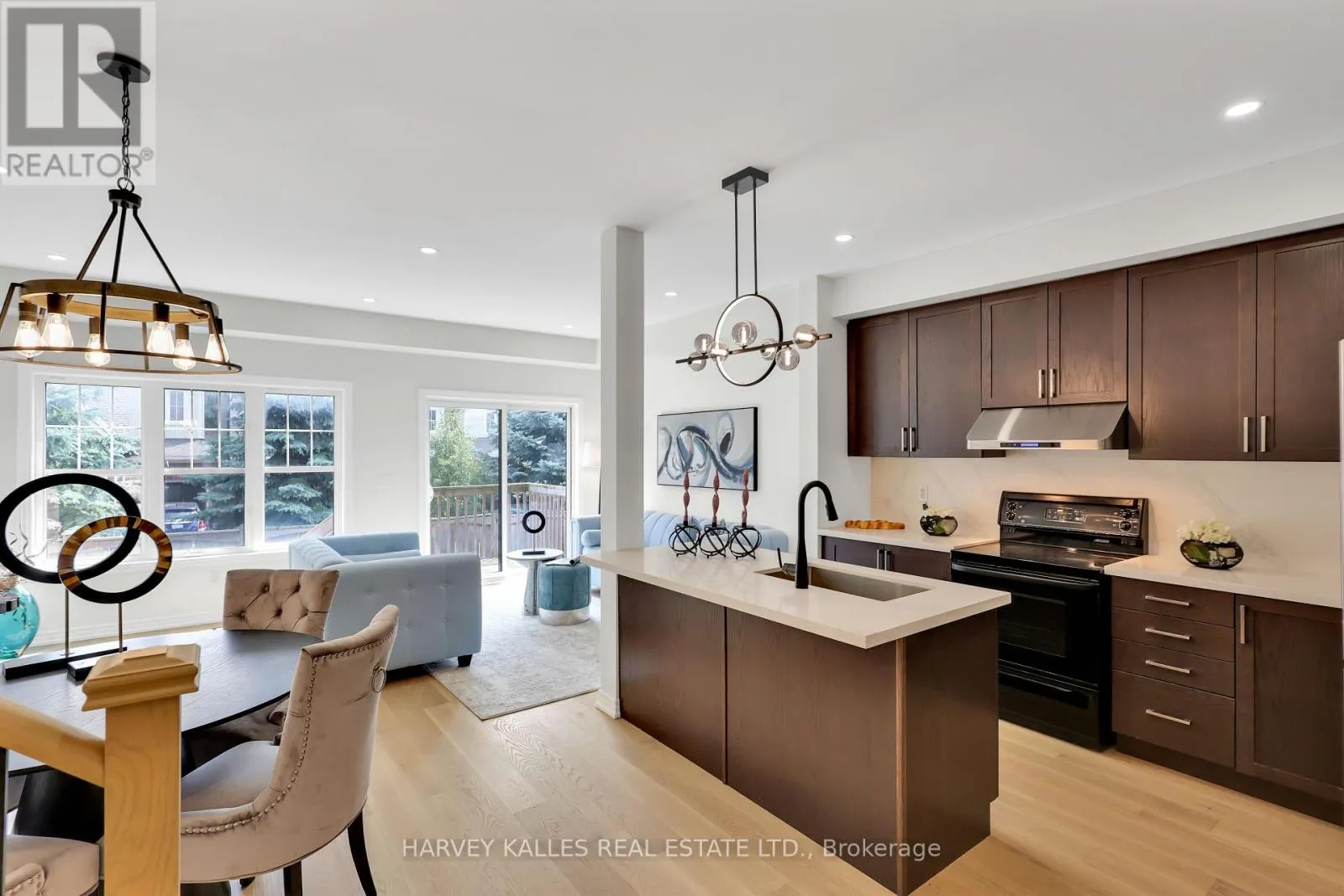 170 BOADWAY CRESCENT
