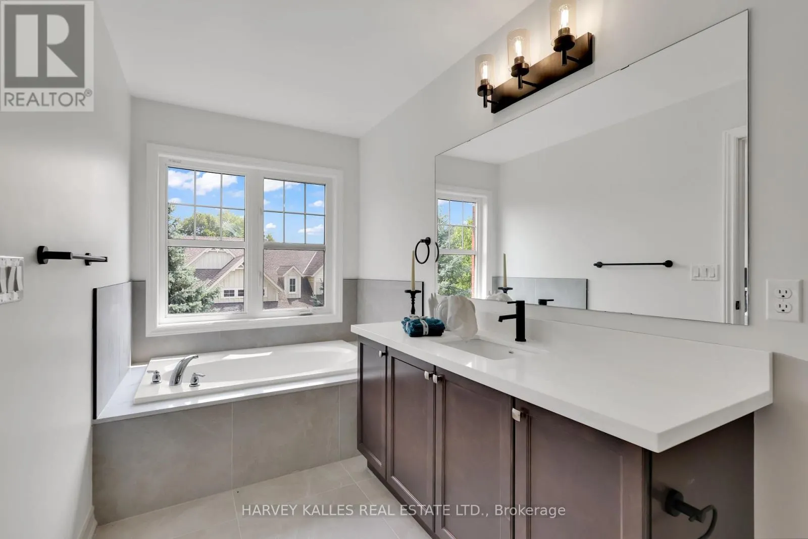 170 BOADWAY CRESCENT