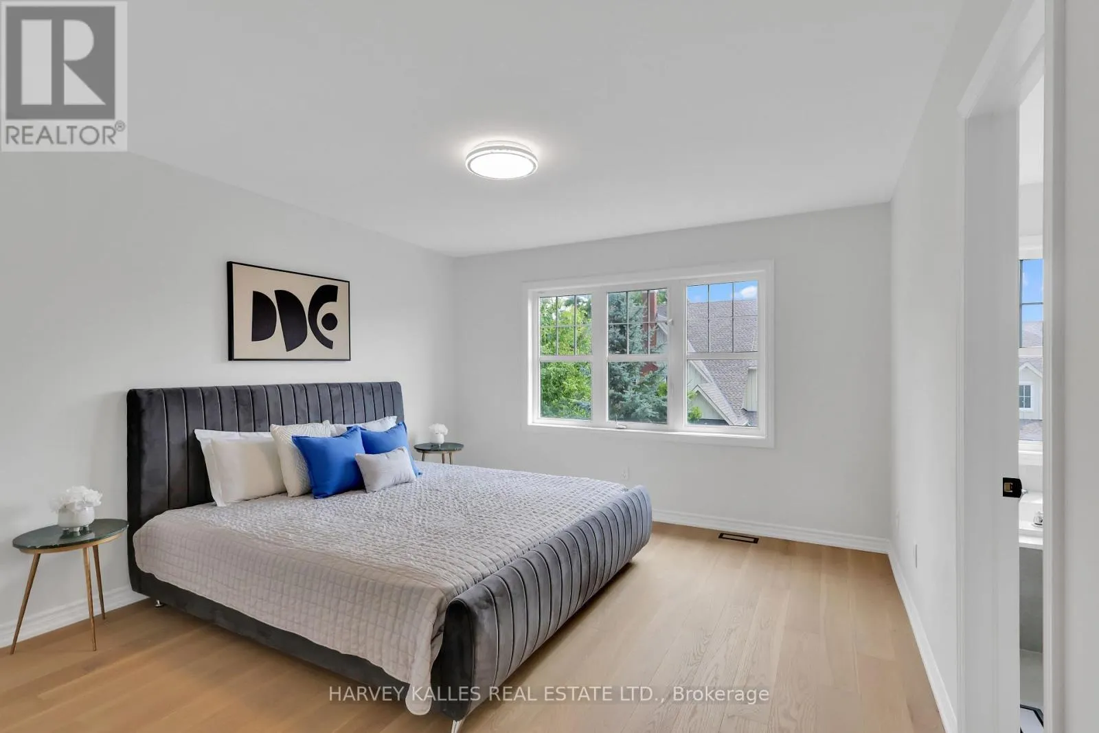170 BOADWAY CRESCENT