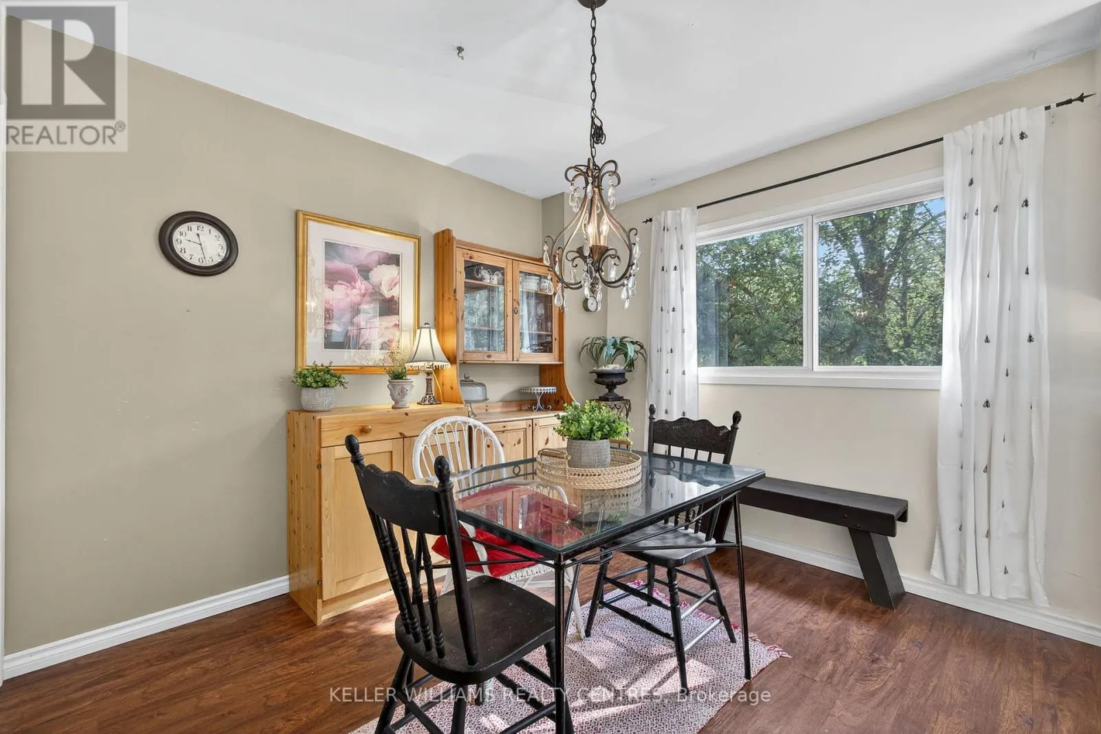 80 POPLAR CRESCENT
