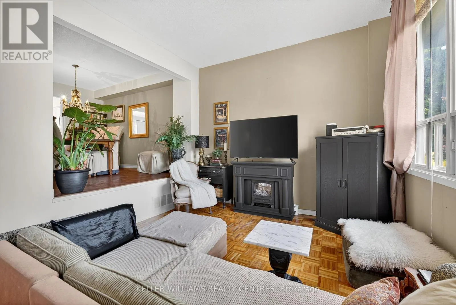80 POPLAR CRESCENT