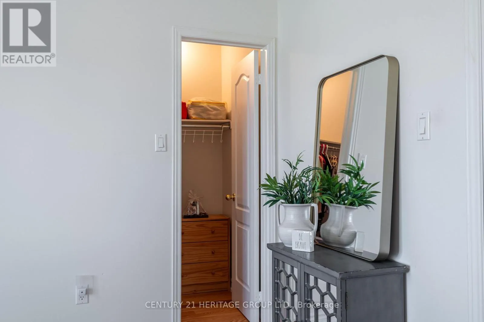 211 KAYLA CRESCENT