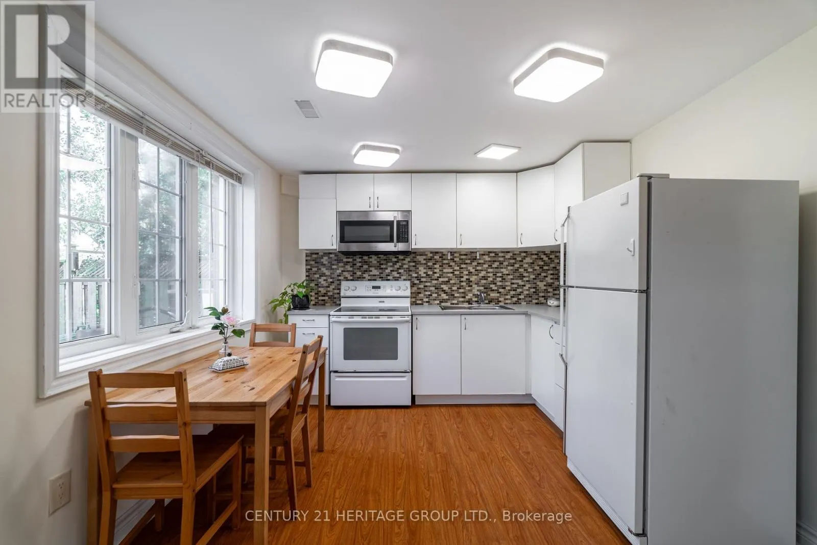 211 KAYLA CRESCENT