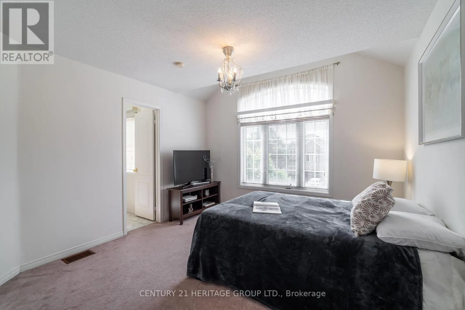 211 KAYLA CRESCENT