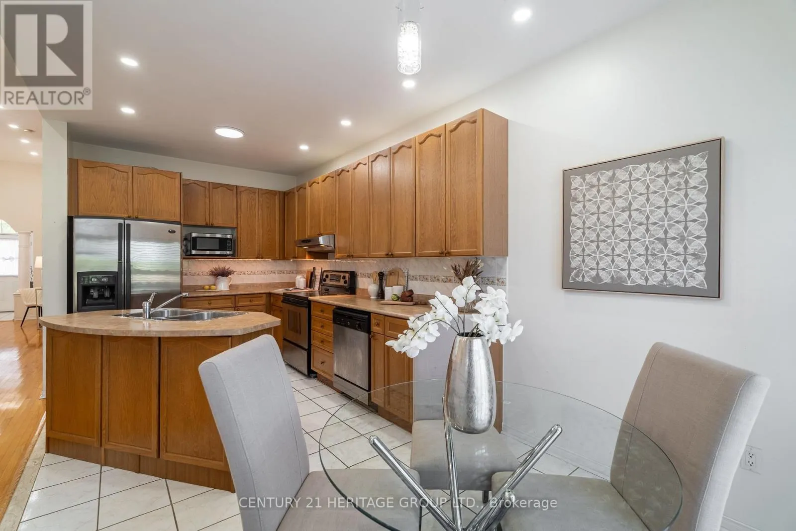 211 KAYLA CRESCENT
