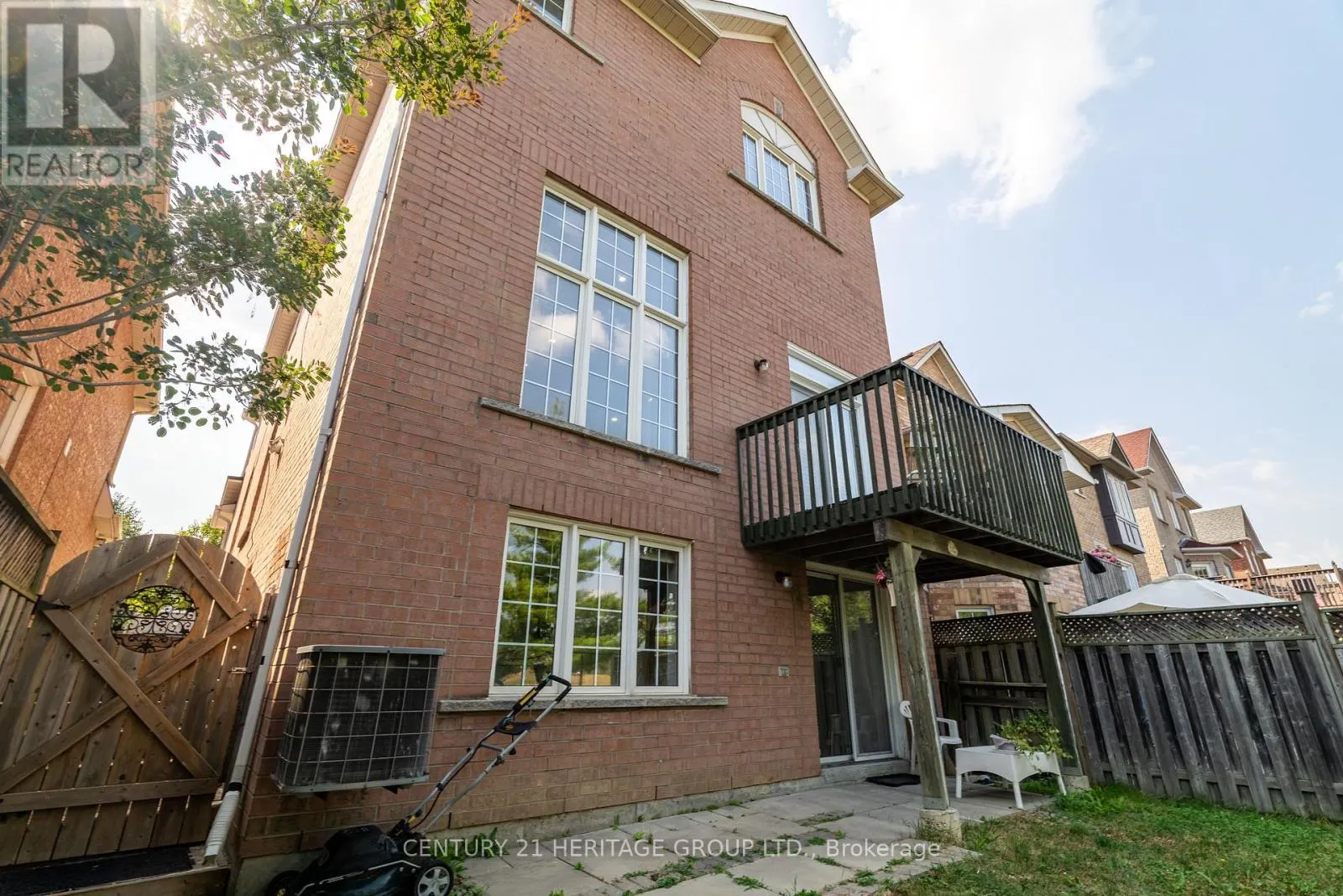 211 KAYLA CRESCENT