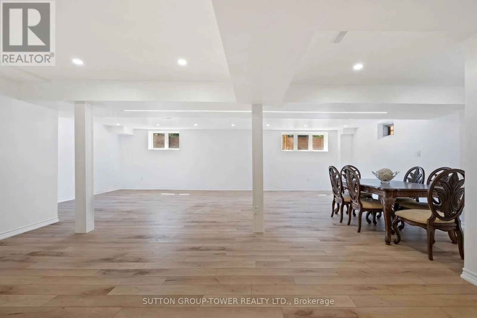 10 ALISTAIR CRESCENT