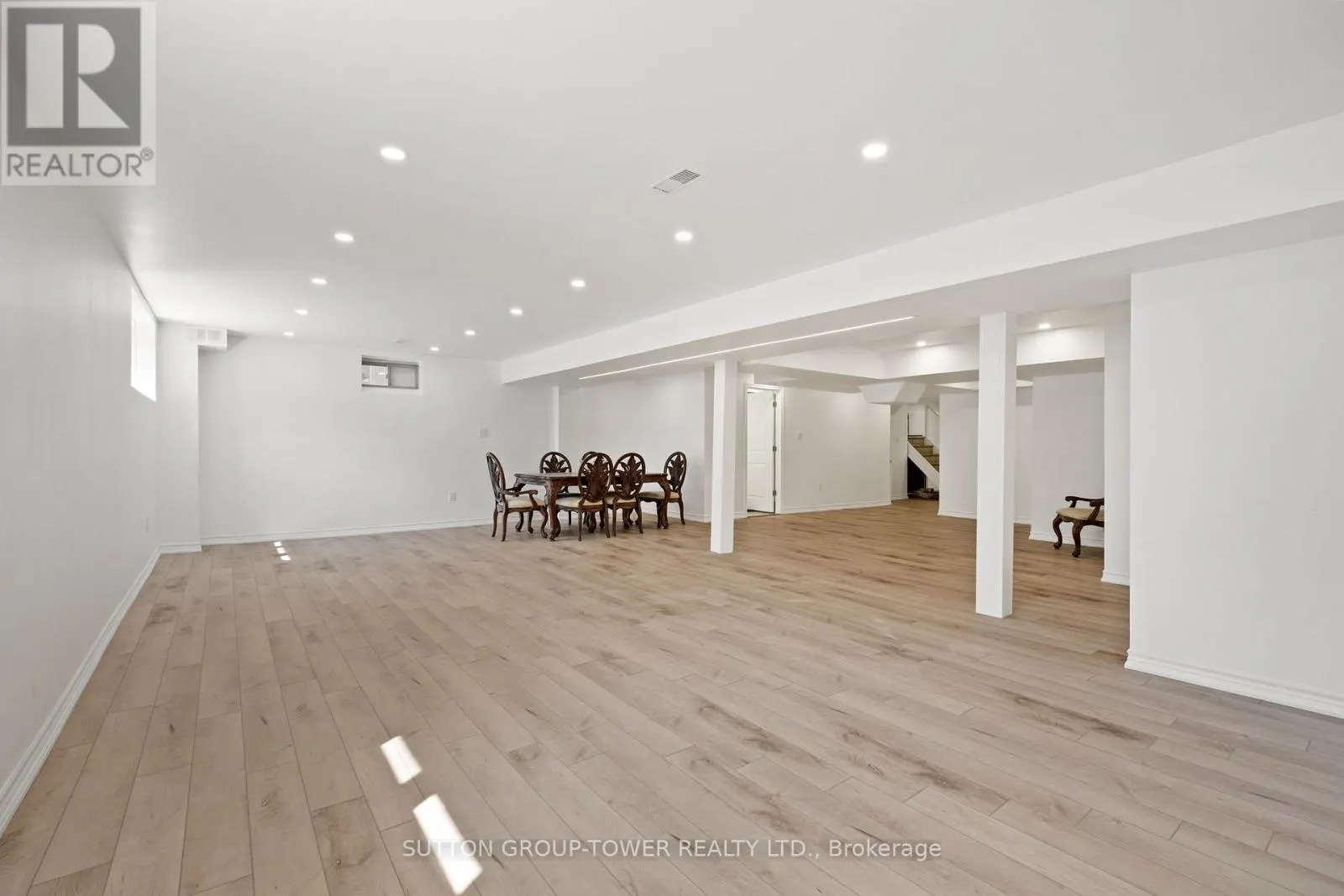 10 ALISTAIR CRESCENT