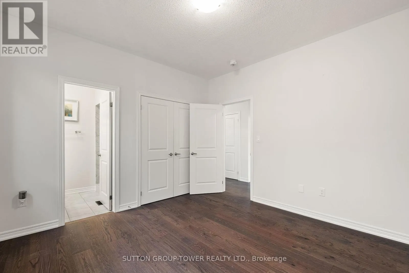 10 ALISTAIR CRESCENT