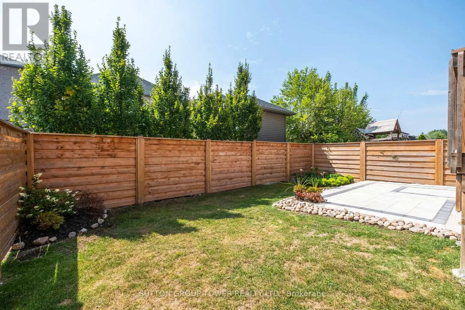 10 ALISTAIR CRESCENT