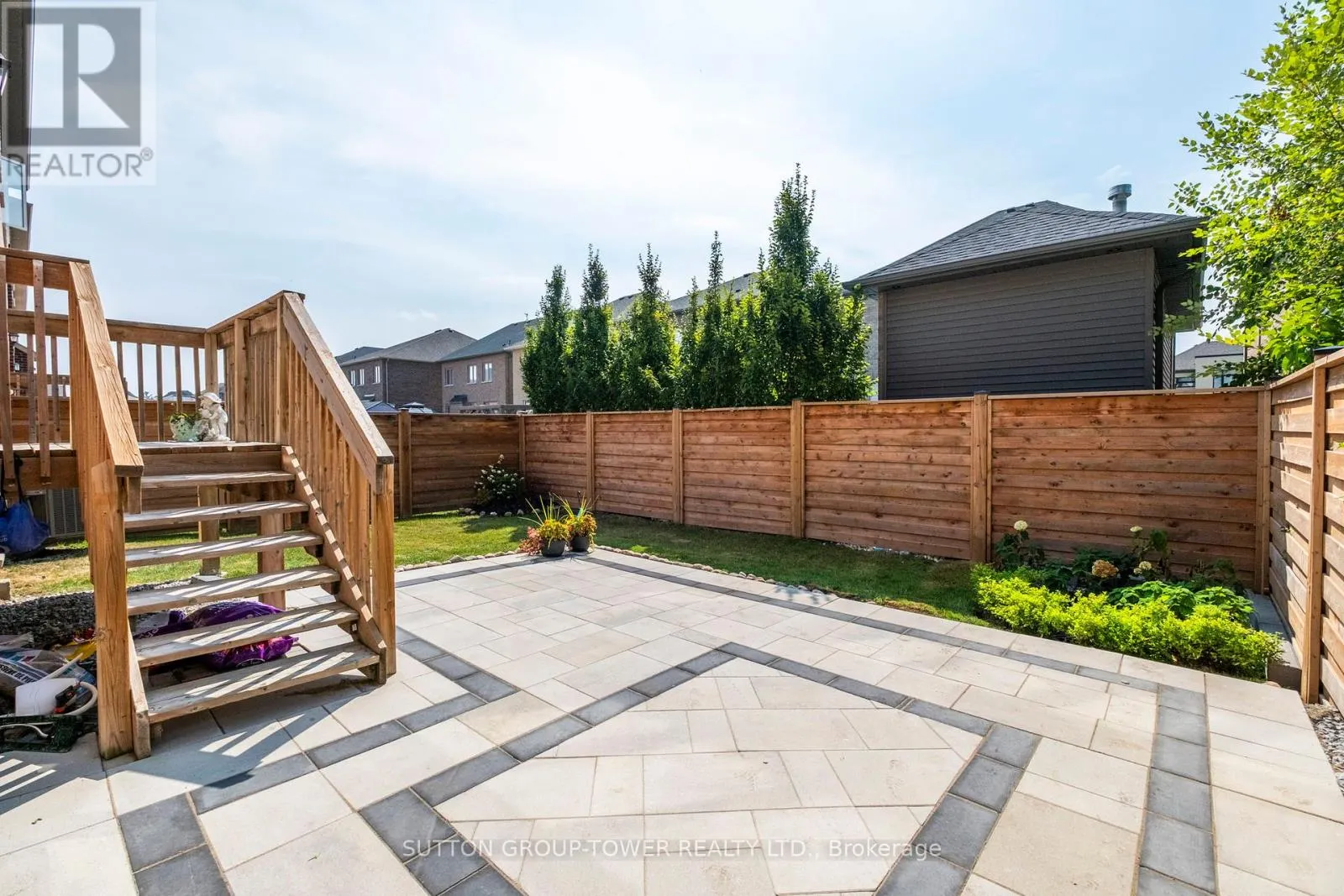 10 ALISTAIR CRESCENT