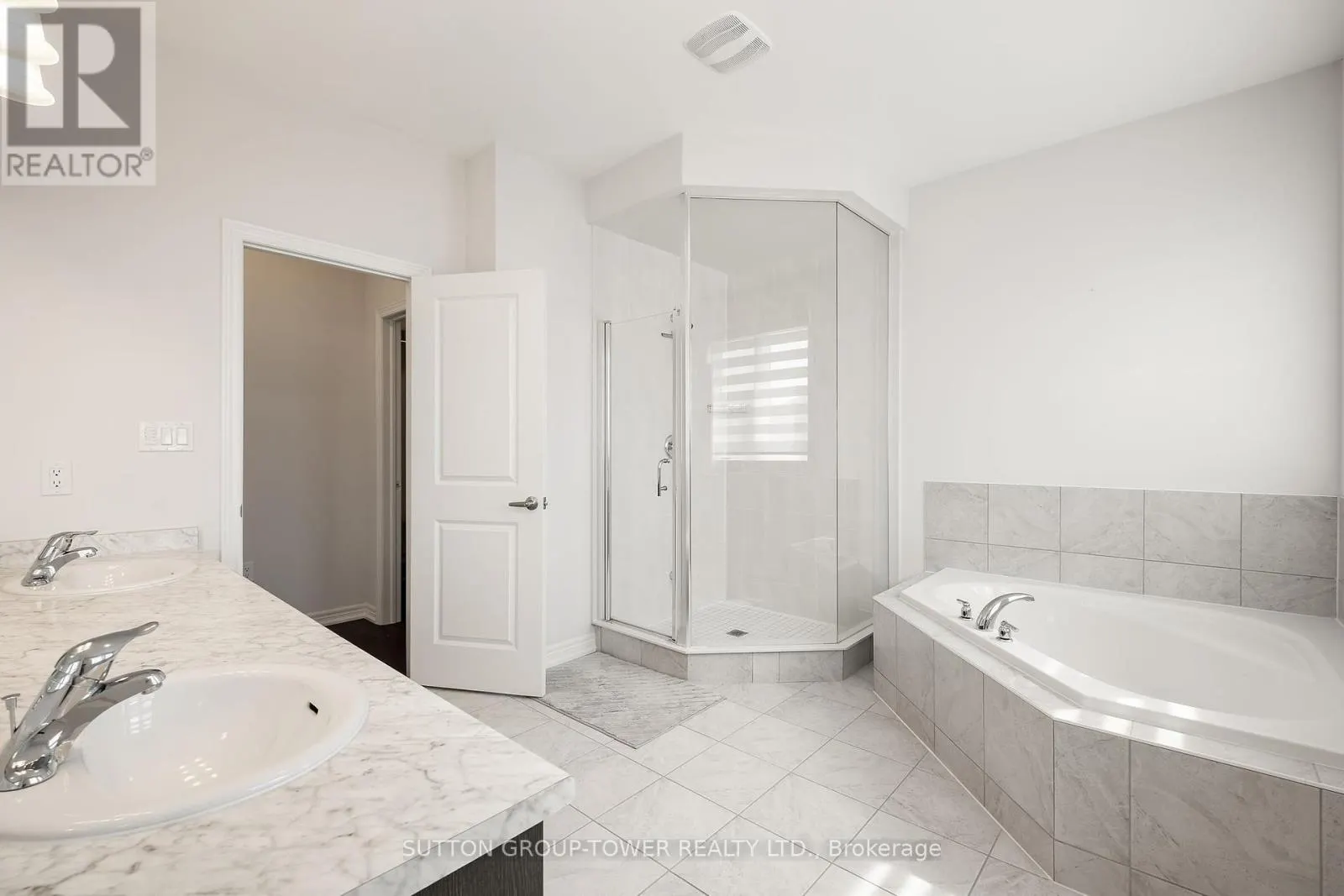 10 ALISTAIR CRESCENT