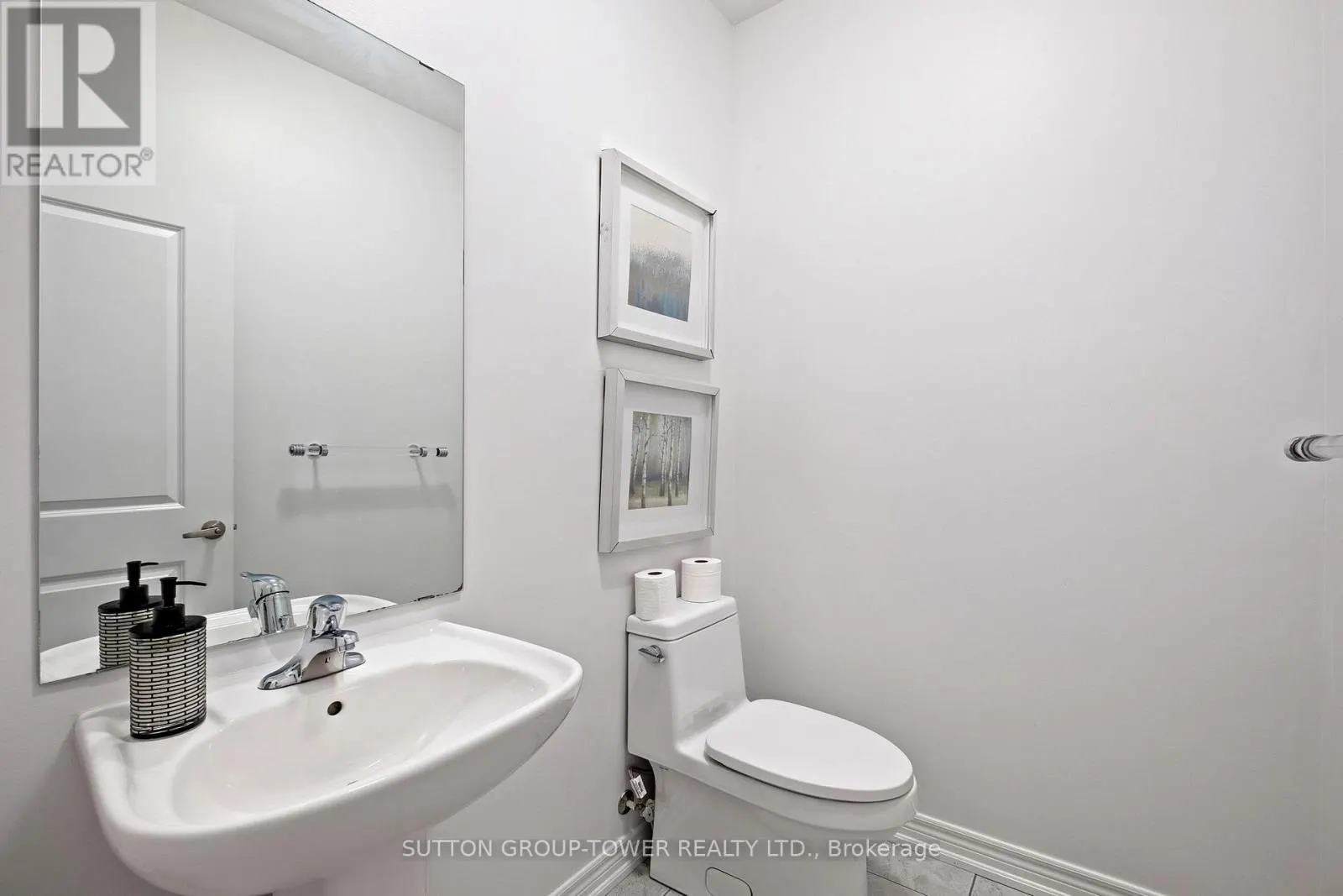 10 ALISTAIR CRESCENT