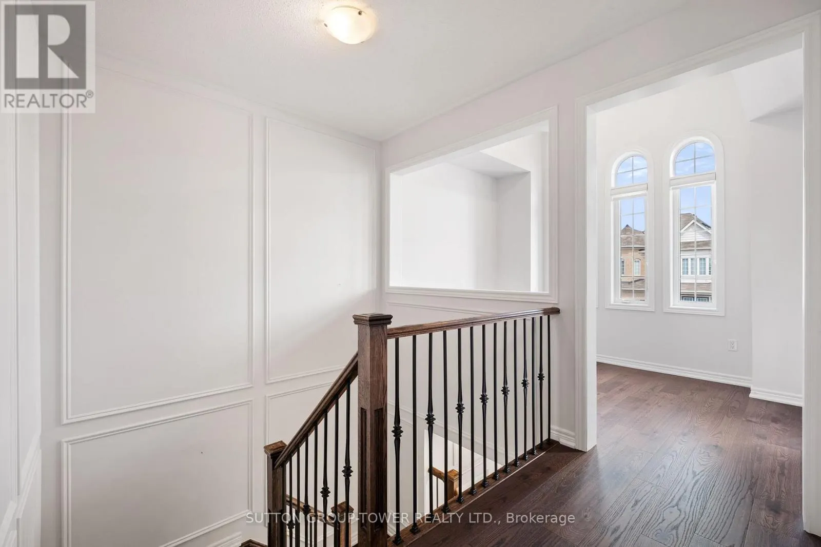 10 ALISTAIR CRESCENT