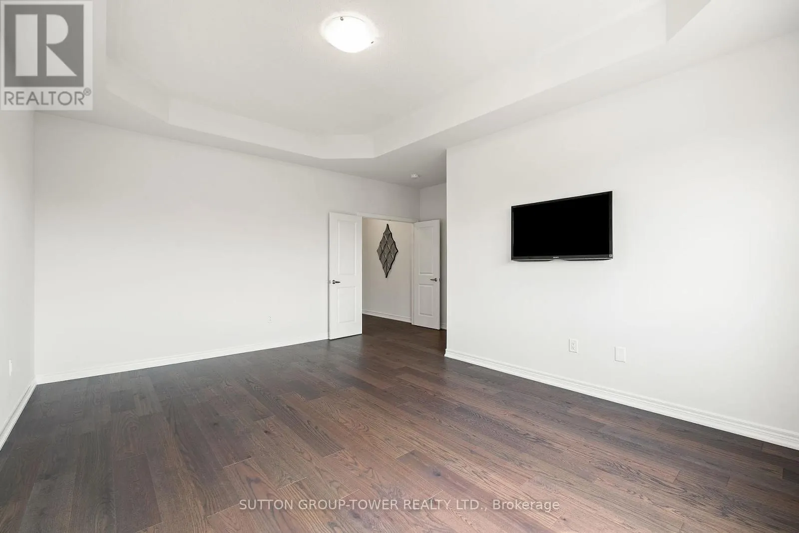 10 ALISTAIR CRESCENT