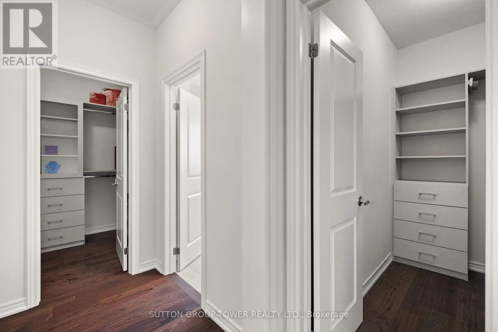 10 ALISTAIR CRESCENT