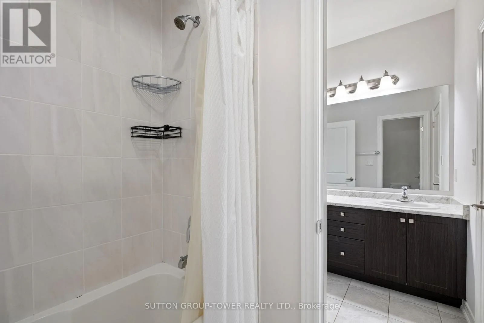 10 ALISTAIR CRESCENT