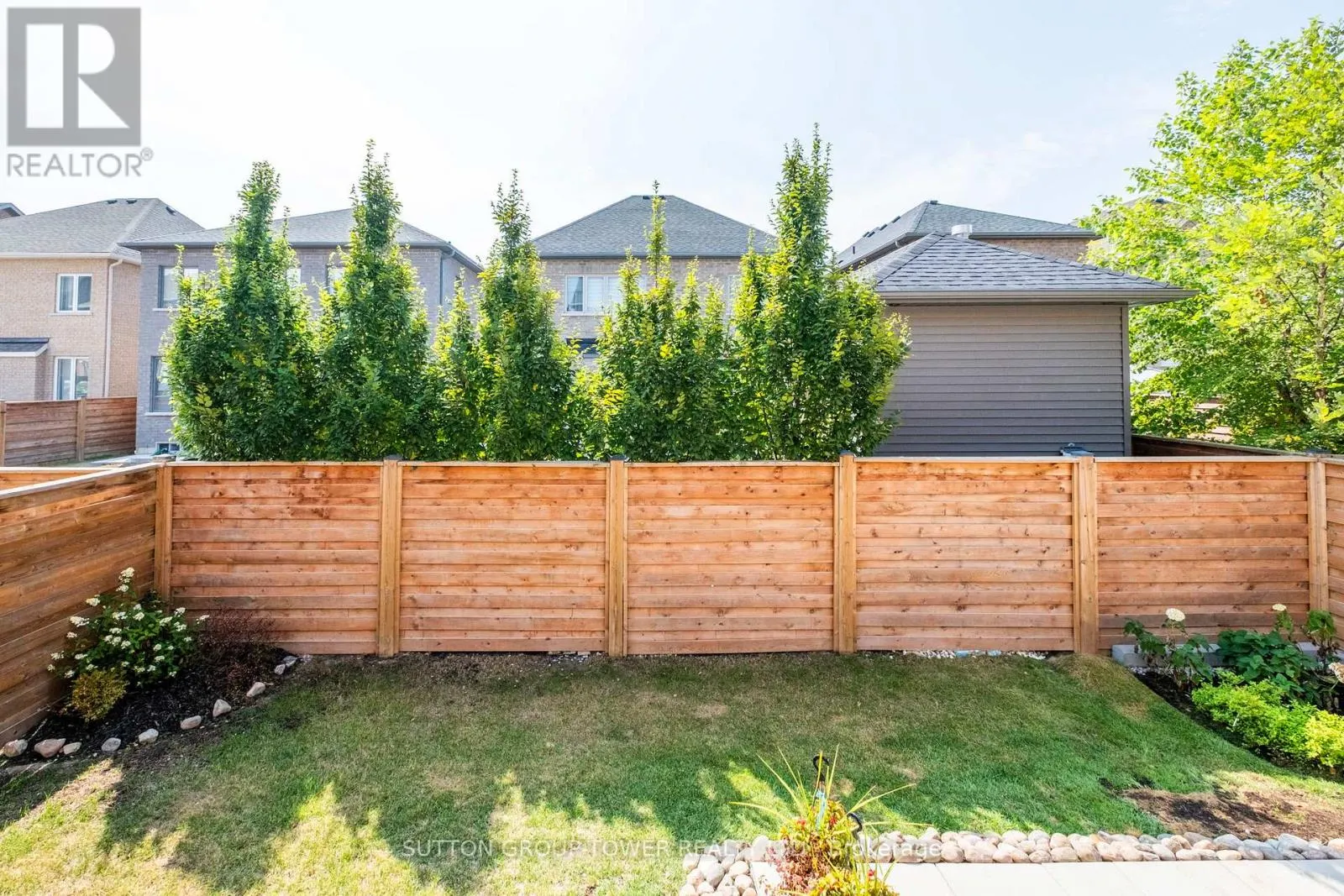 10 ALISTAIR CRESCENT