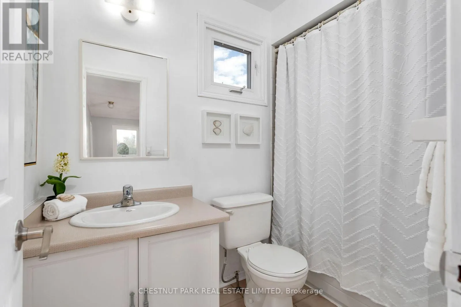 138 LARGO CRESCENT