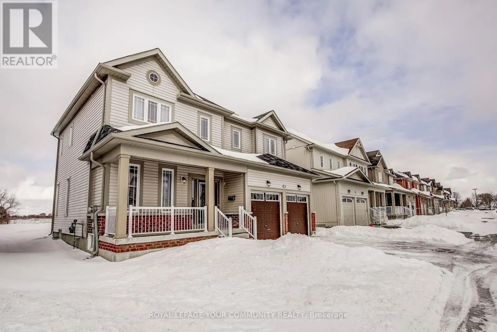 16 DON HADDEN CRESCENT