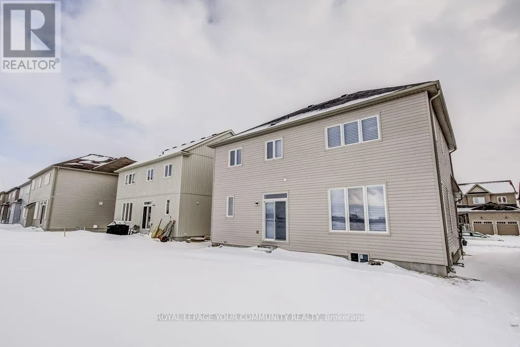 16 DON HADDEN CRESCENT