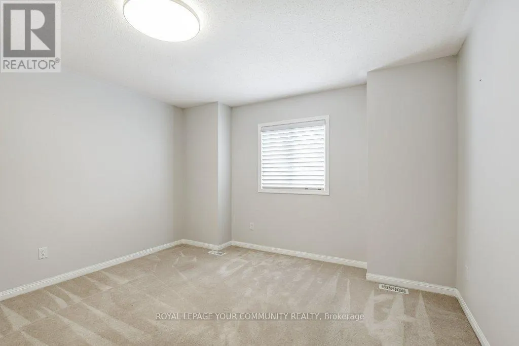 16 DON HADDEN CRESCENT