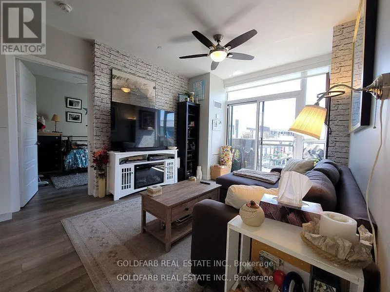 B401 - 271 SEA RAY AVENUE