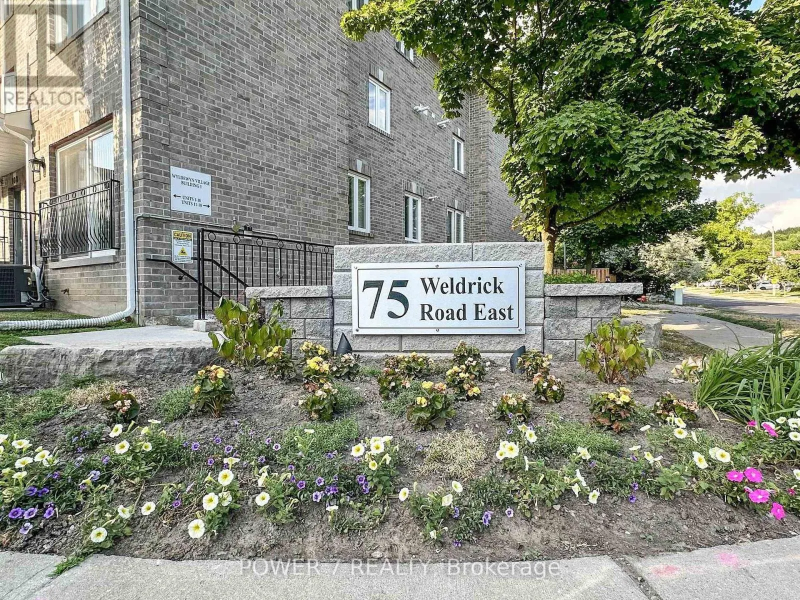 820 - 75 WELDRICK ROAD E