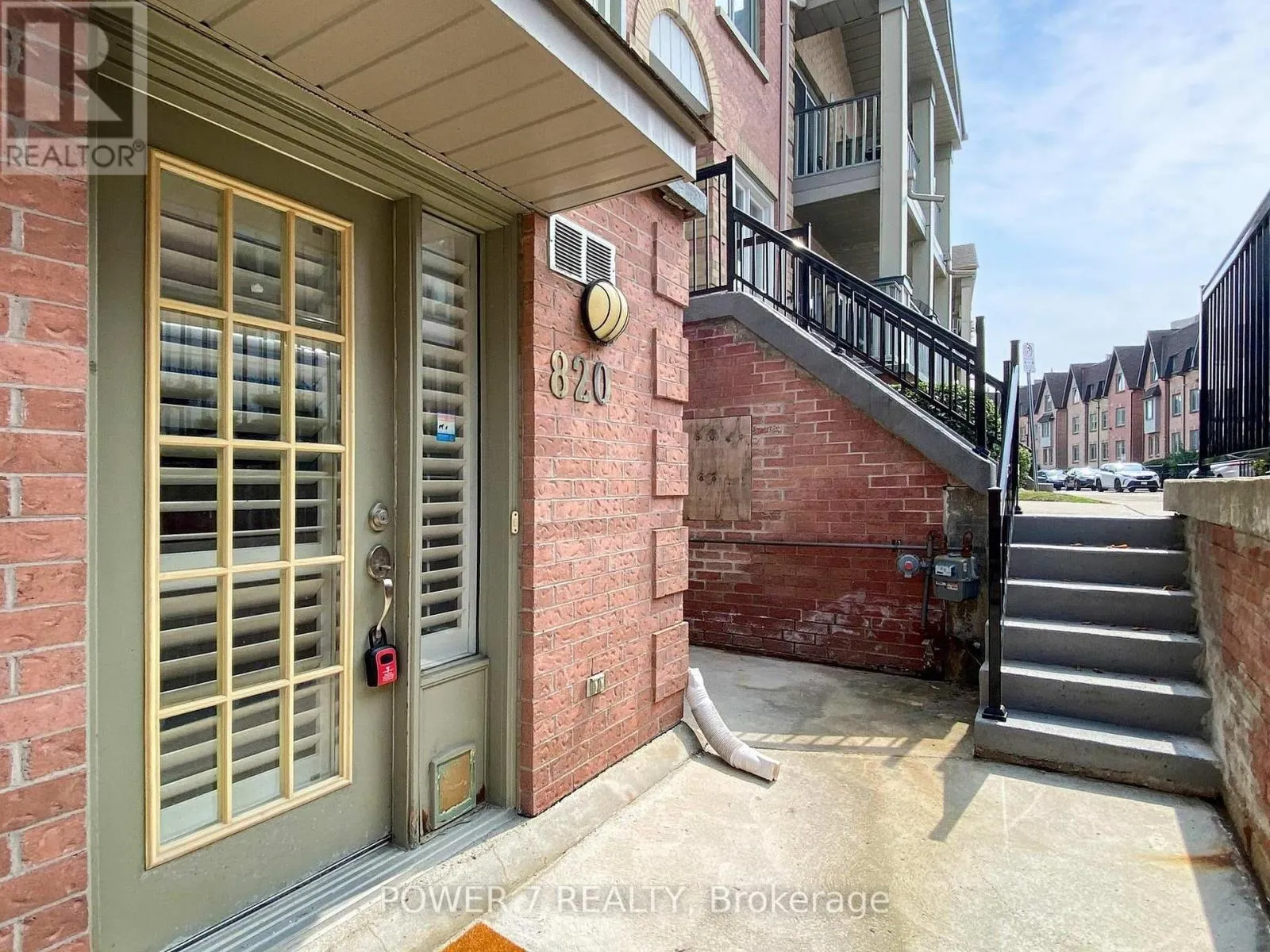 820 - 75 WELDRICK ROAD E