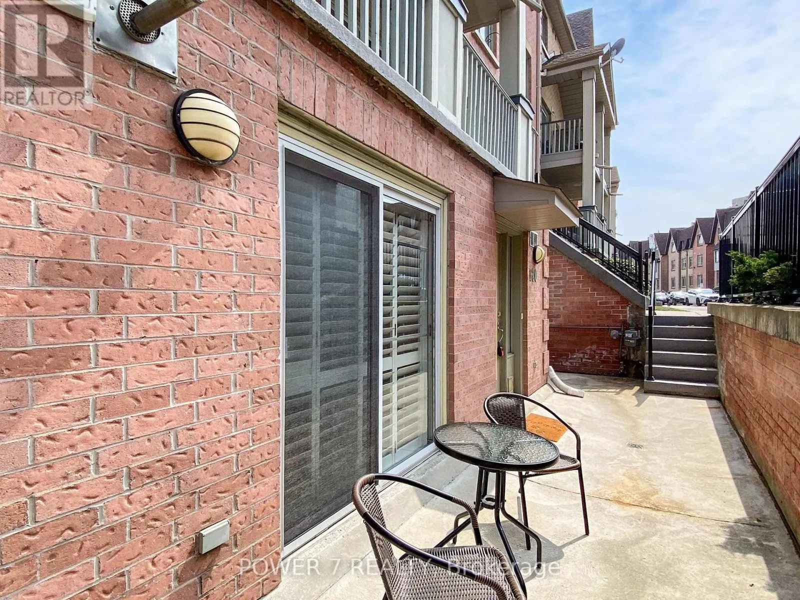820 - 75 WELDRICK ROAD E