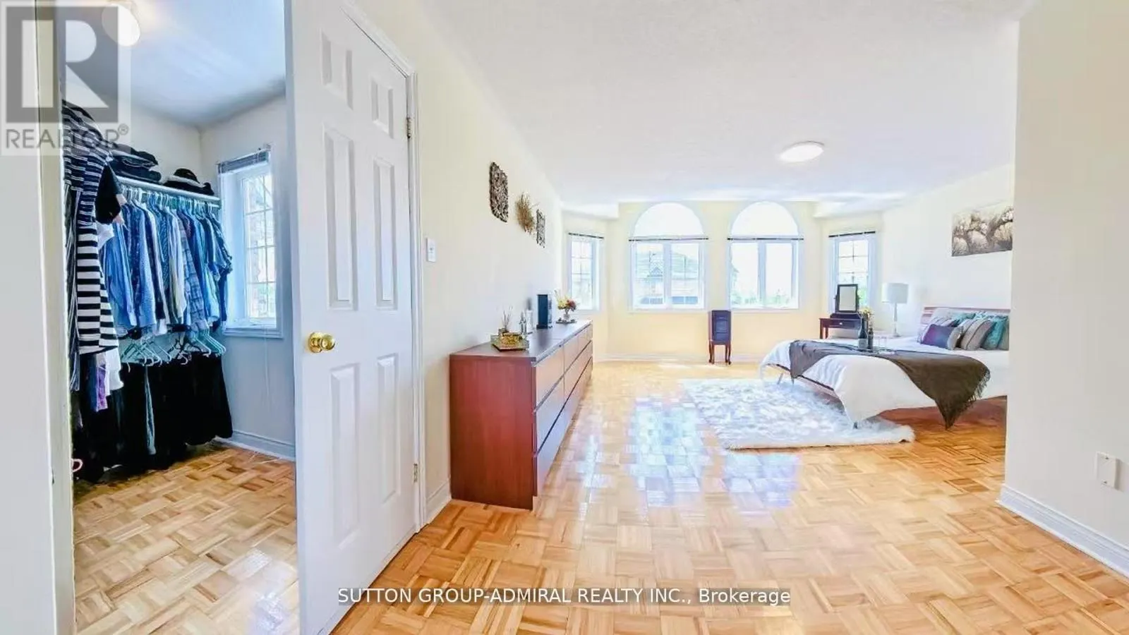 98 HOLLY DRIVE