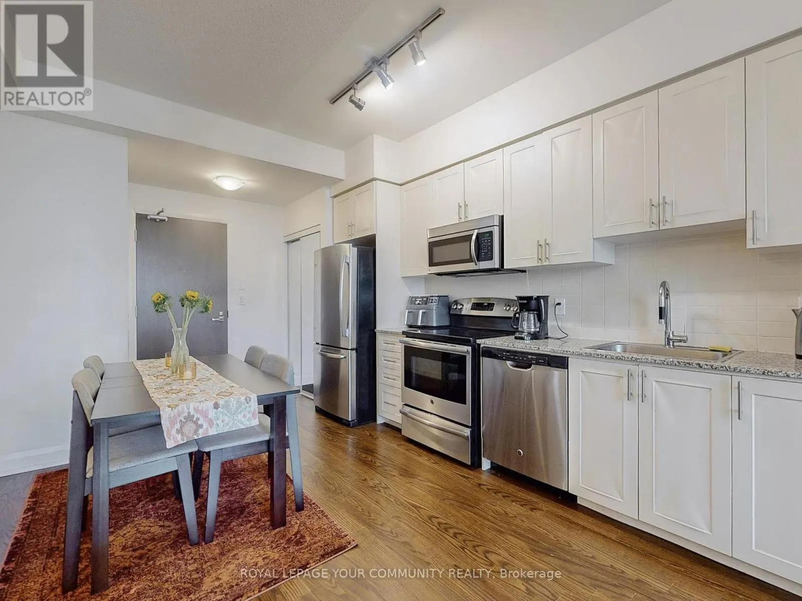 522 - 7161 YONGE STREET