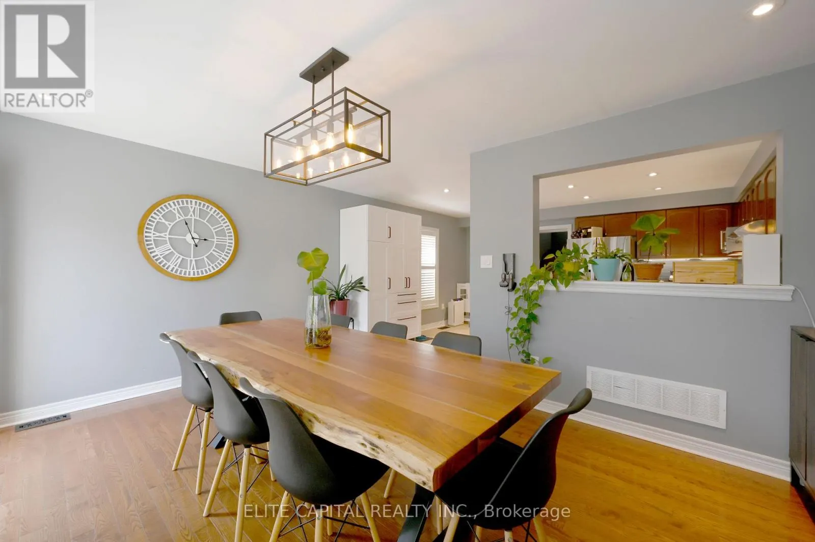 41 BRAHM COURT