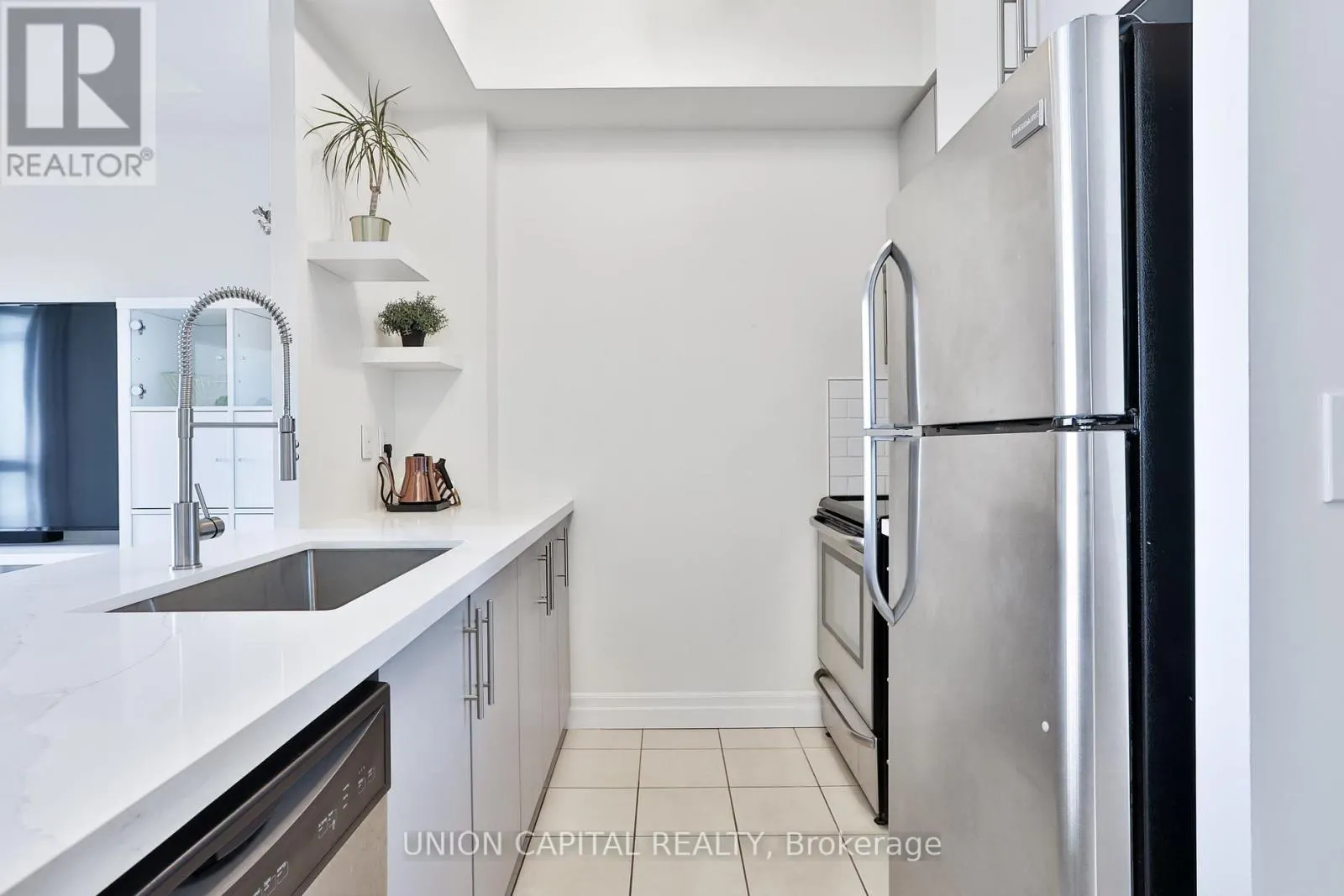 801 - 8110 BIRCHMOUNT STREET
