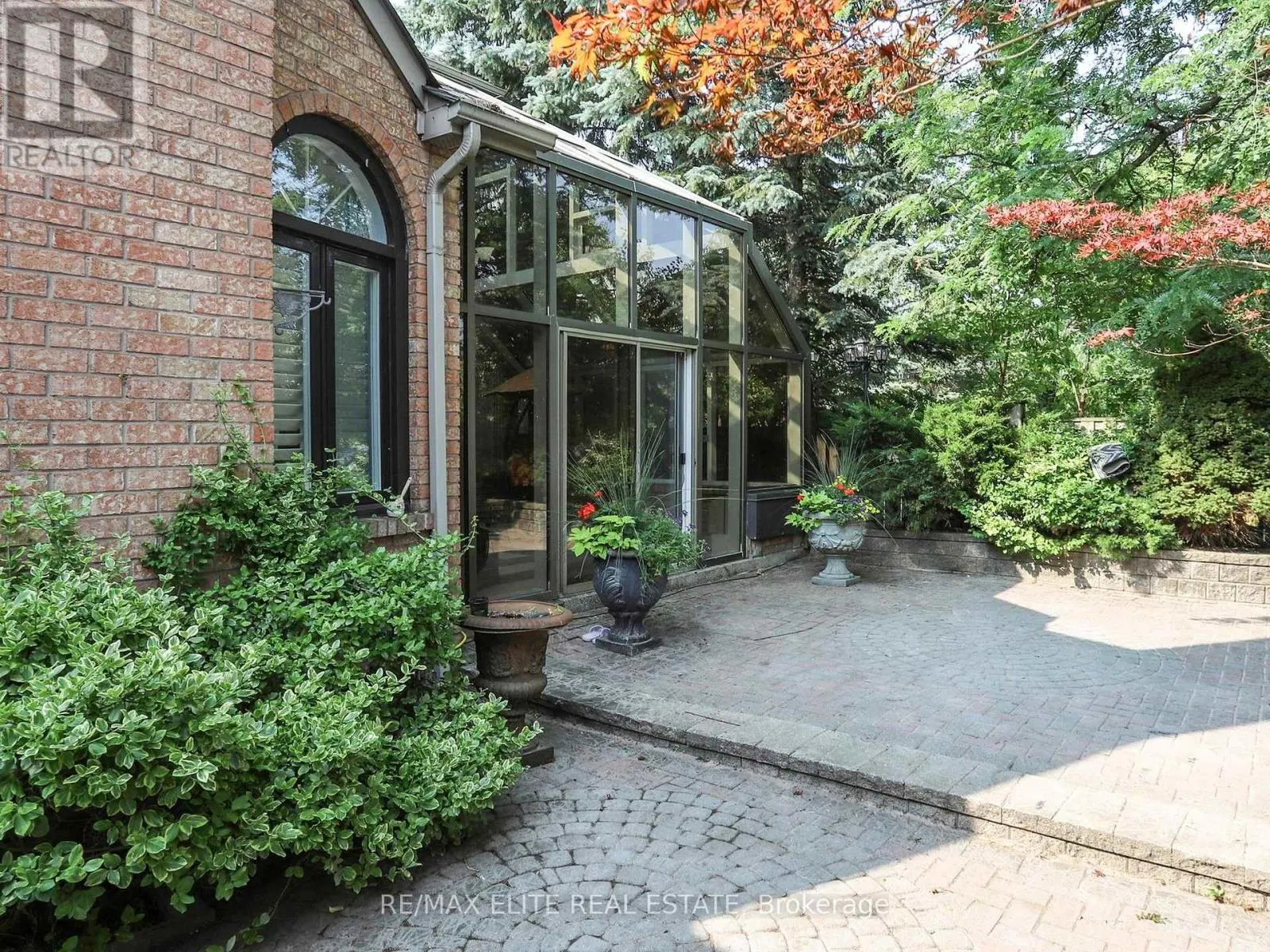 48 PEMBERTON ROAD