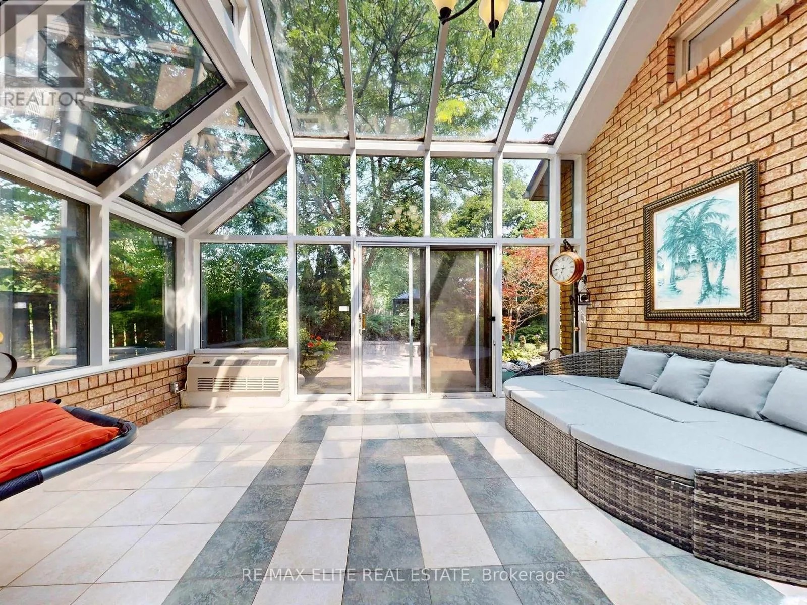 48 PEMBERTON ROAD