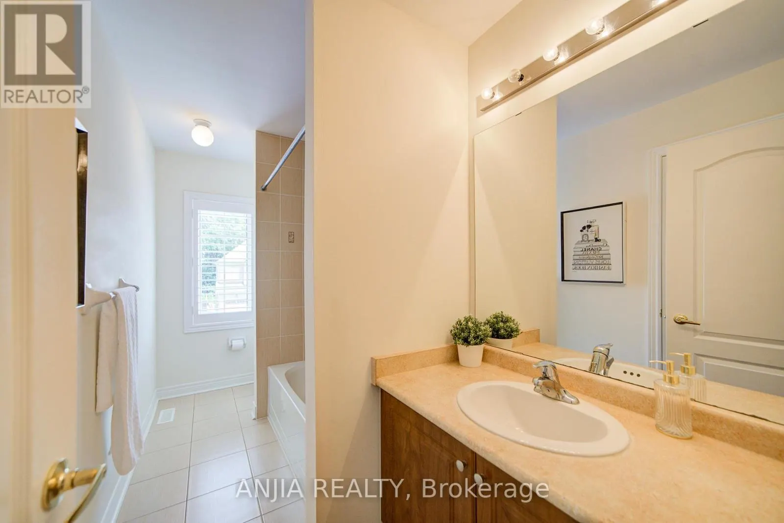 123 GREENFOREST GROVE