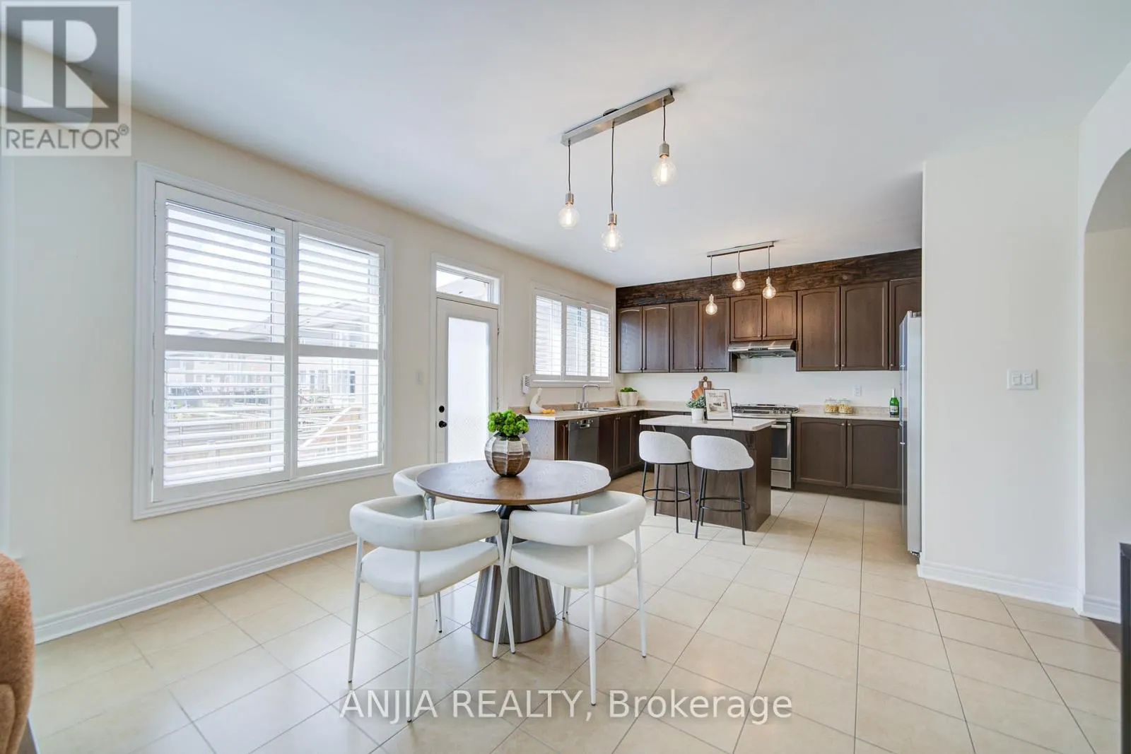 123 GREENFOREST GROVE