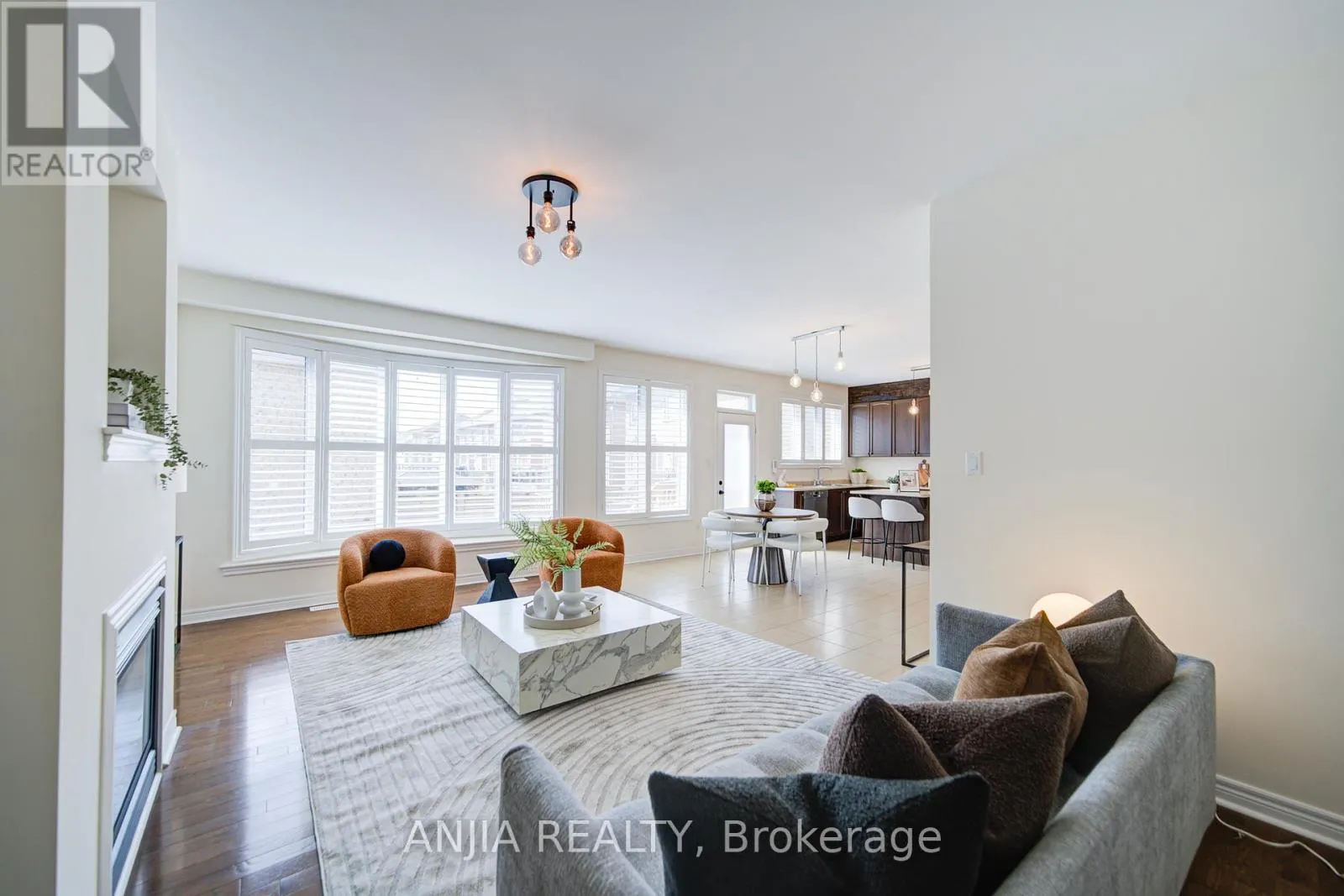 123 GREENFOREST GROVE
