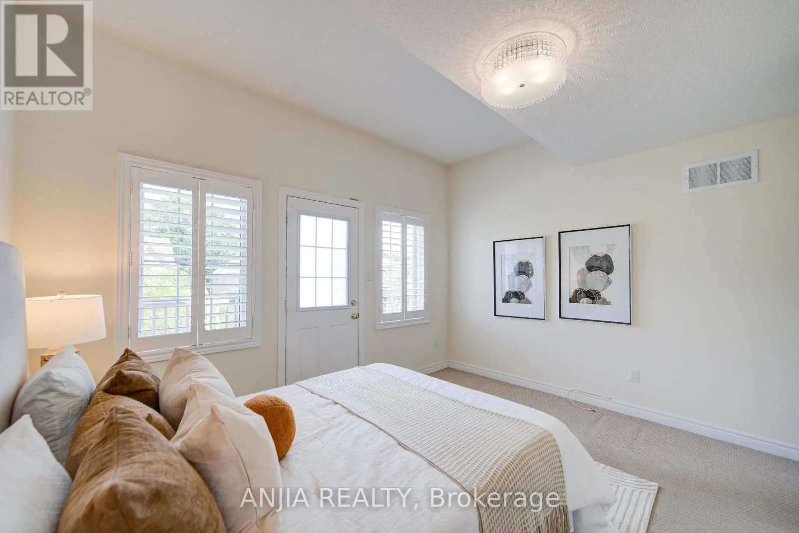 123 GREENFOREST GROVE