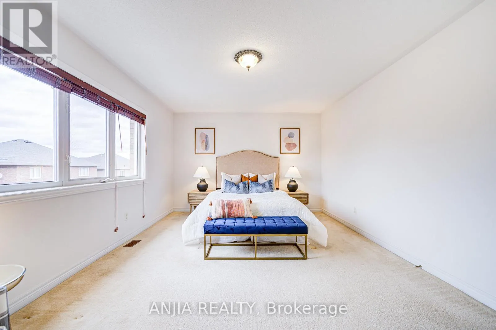 6 LINSMARY COURT