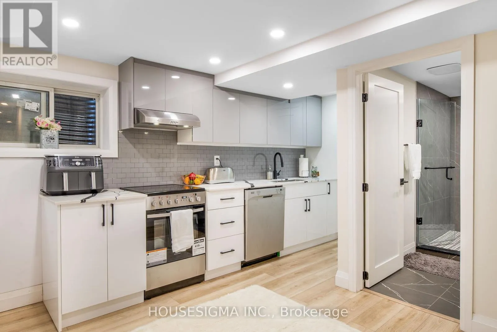 50 ROYAL ORCHARD BOULEVARD