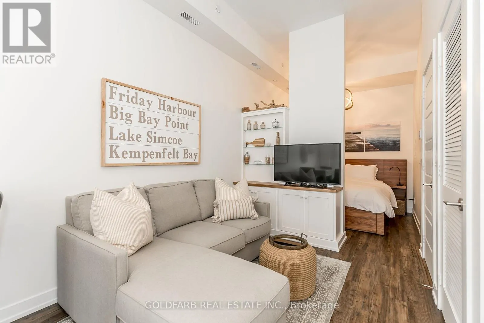 42 - 261 BROWARD WAY